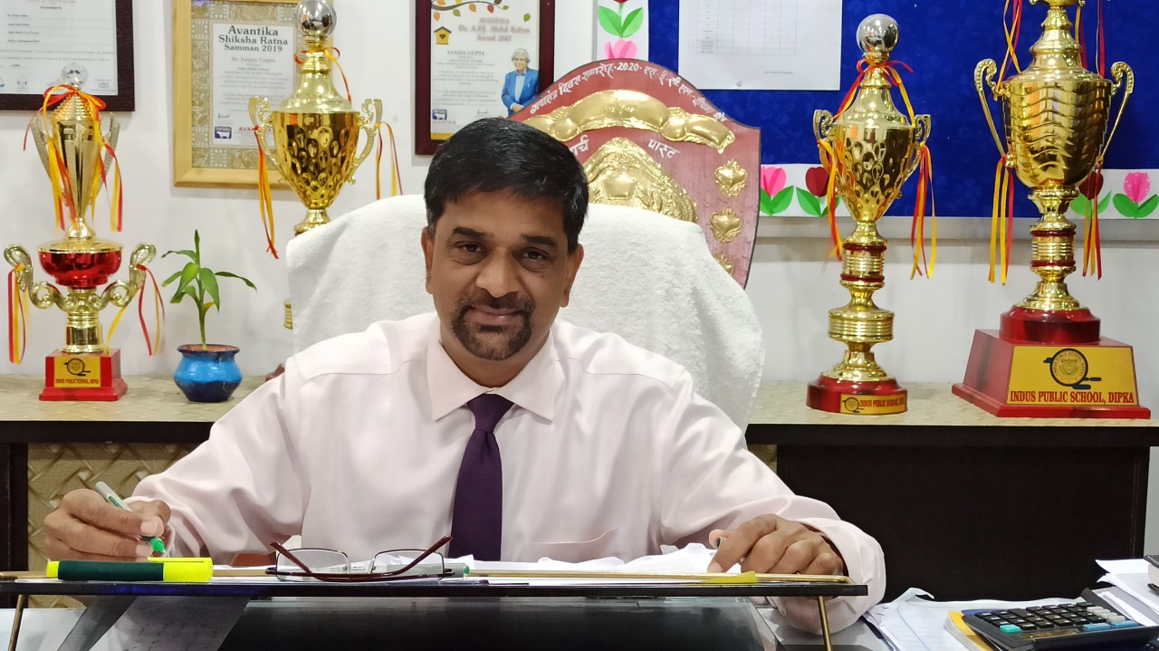 इंडस पब्लिक स्कूल के प्राचार्य डाॅ. संजय गुप्ता ने 45 साल से अधिक उम्र के व्यक्तियों को कोरोना टीकाकरण कराने के लिए अपील करते हुए कहा कि भारत की वैक्सीन पूरी तरह सुरक्षित…