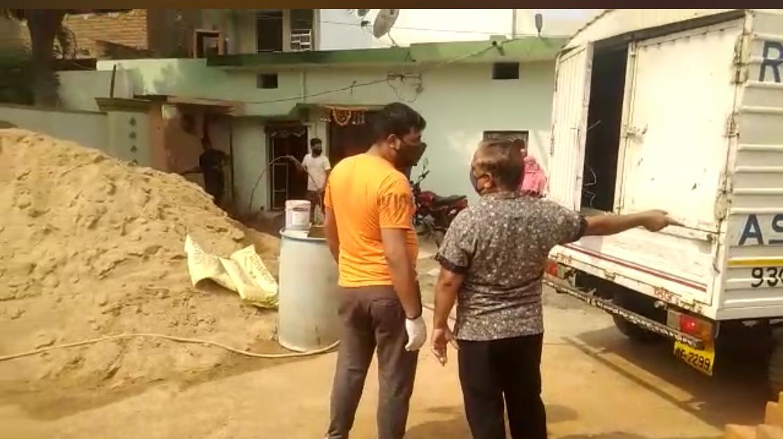 नगर पालिका उपाध्यक्ष ने कराया सेनेटाइजर पूरे नगर में हो रही हैं सराहना