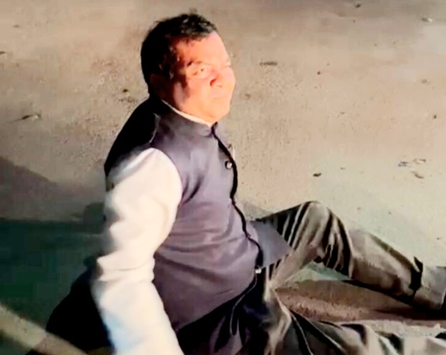 पूर्व मंत्री के पुत्र का सरेराह हाईवोल्टेज ड्रामा,बेटे के कारनामो से नेताजी की हो रही फजीहत..वीडियो हो रहा जमकर वायरल