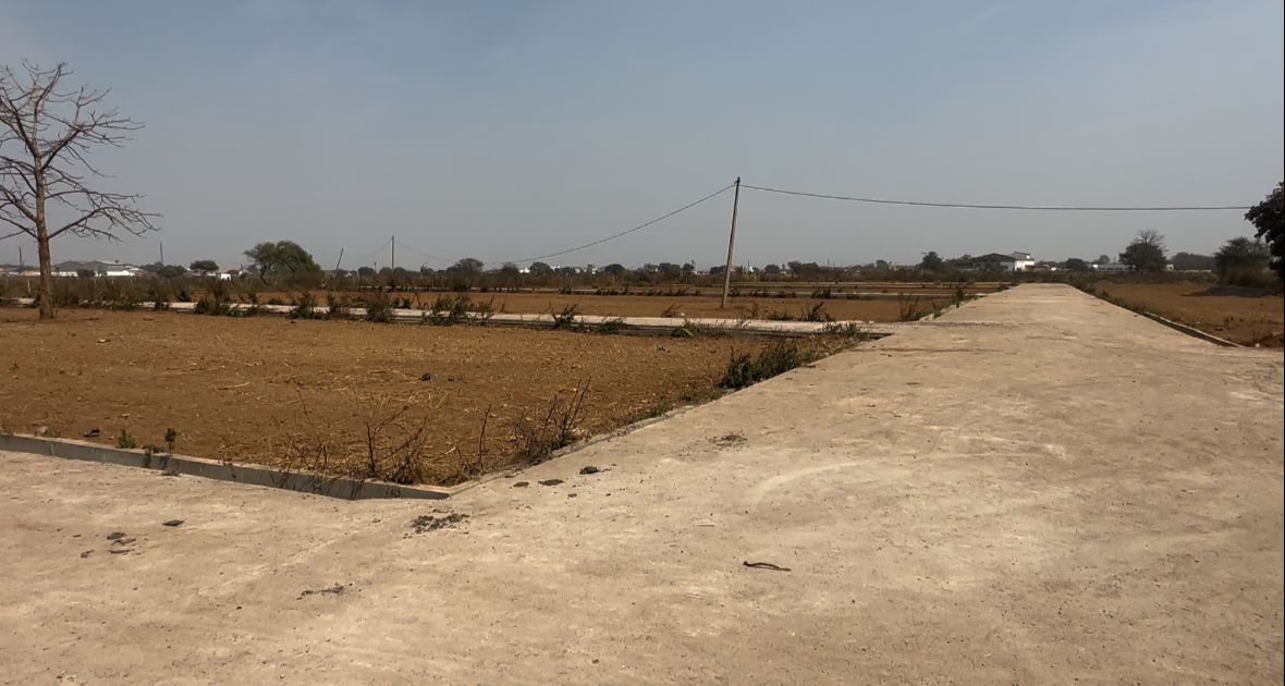 भूमाफिया लगा रहे हैं प्रशासन को करोड़ों अरबों का चूना, जगह-जगह हो रही है अवैध प्लाटिंग, सरकारी जमीन भी भूमाफियाओं के बाप की…?