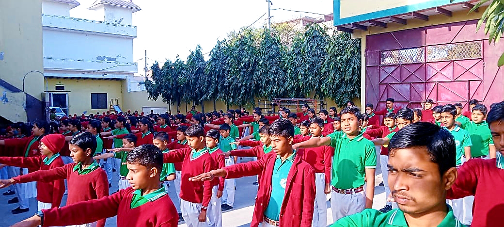 ज्ञानदीप स्कूल में बच्चों को मोबाइल का प्रयोग ना करने की दिलाई शपथ