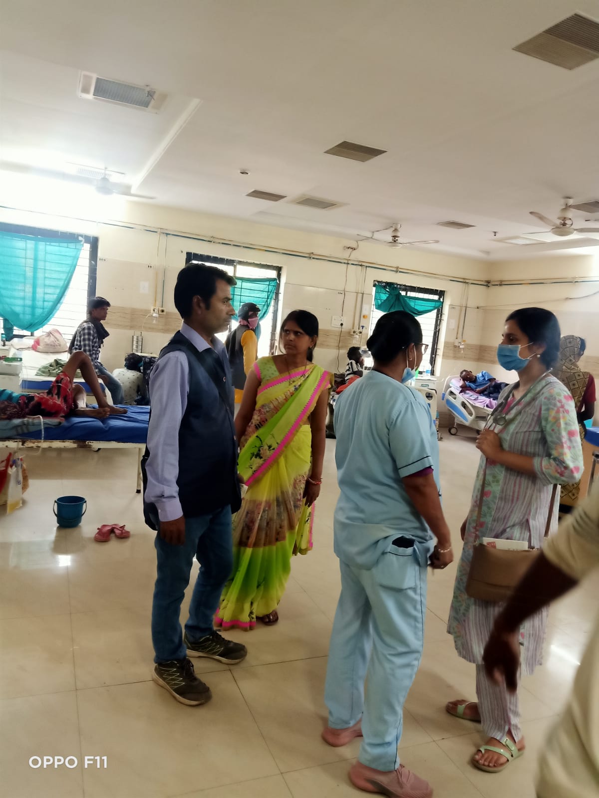 कामरेड पवन कुमार वर्मा इंदिरा गांधी चिकित्सालय पहुंचे,जानी मरीजो की समस्या