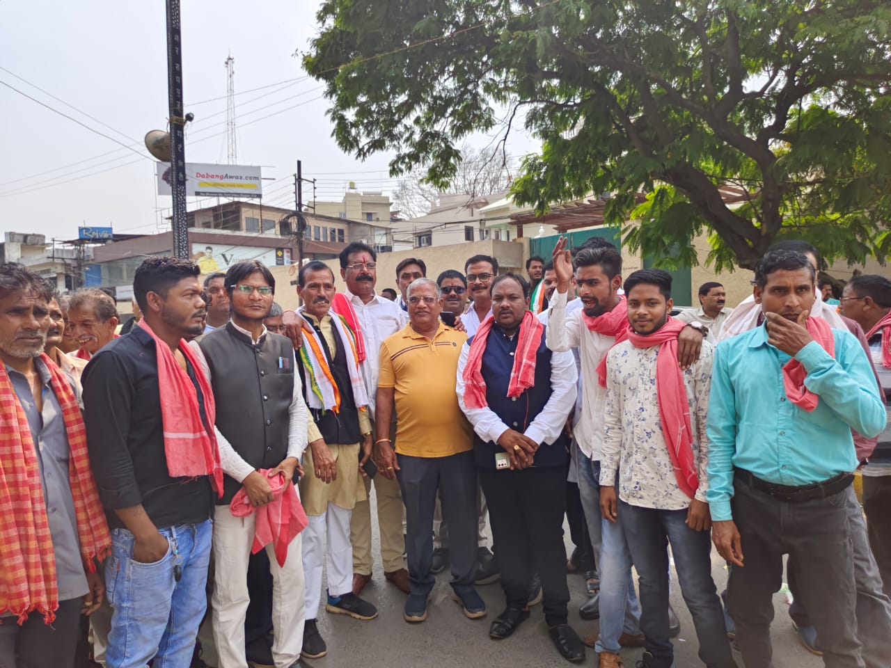 छत्तीसगढ़ कांग्रेस कमेटी के आव्हान पर तिल्दा शहर से सैकड़ों किसान व कार्यकर्ता धरना प्रदर्शन व राजभवन तक मार्च में शामिल