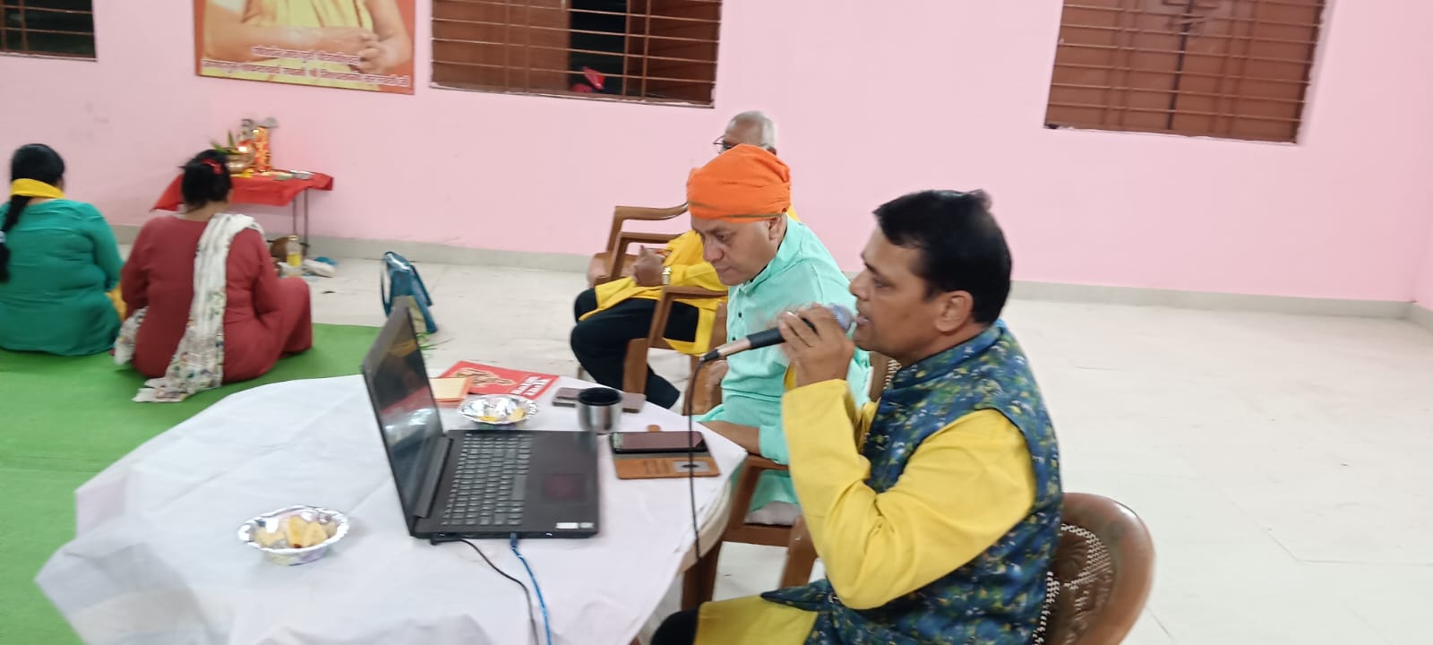 हनुमान चालीसा एवम भजन संध्या प्रस्तुत कर मनाया गया आदि शंकराचार्य जी का प्राकोटत्सव