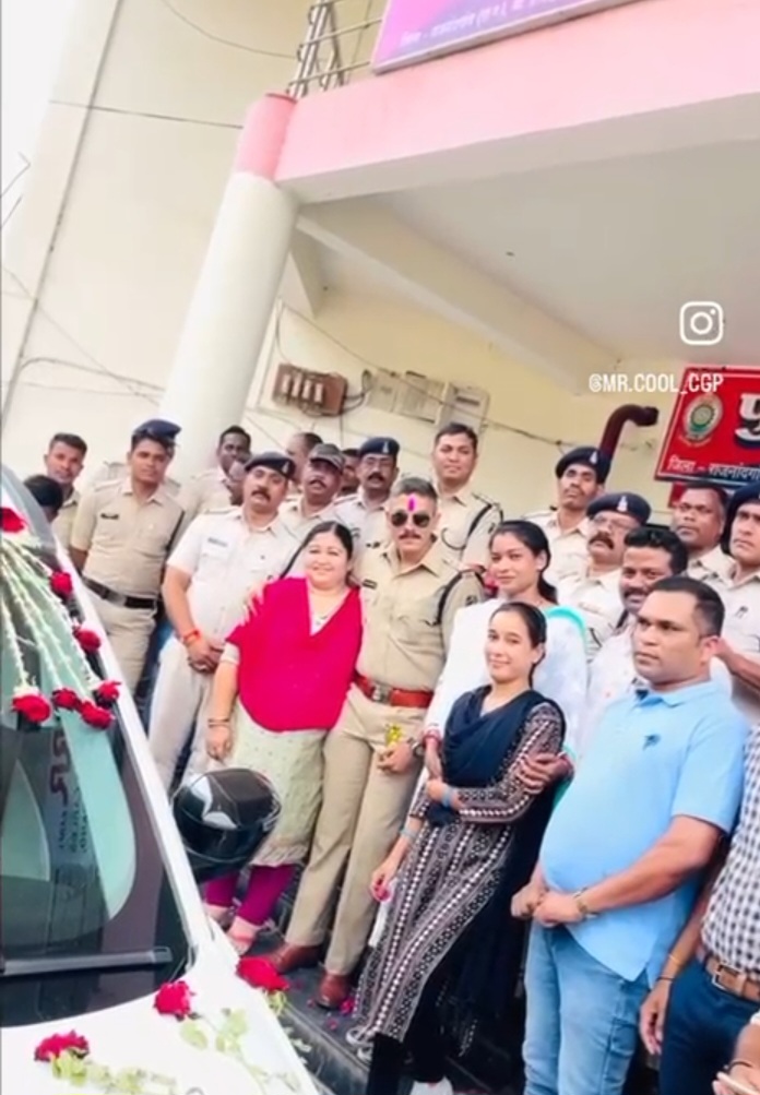 VIDEO : अपने ट्रांसफर पर विदाई समारोह और रोड शो कराने वाले टीआई स्वर्णकार हुए सस्पेंड