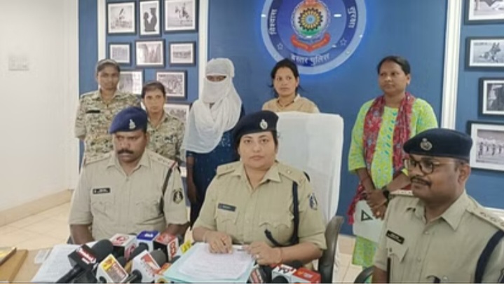 खुलासा:- दूल्हे की गर्लफ्रेंड ने किया एसिड अटैक, प्रेमी और दुल्हन सहित 12 हुए जख्मी, दूसरी लड़की से शादी करने पर भड़की