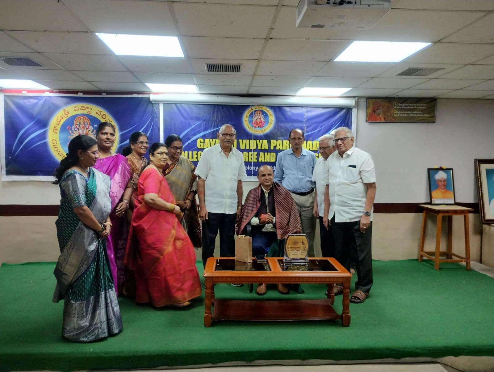 गायत्री विद्या परिषद कॉलेज में हिंदी दिवस समारोह आयोजित