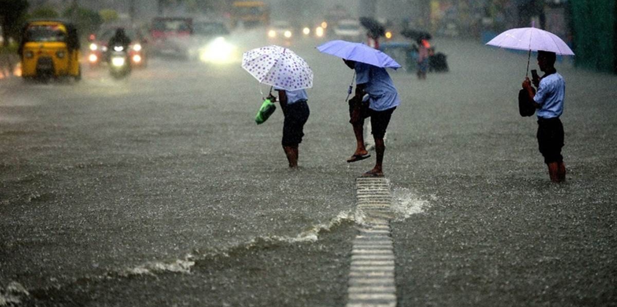 छत्तीसगढ:- आज भी हल्की बूदांबांदी के आसार, तापमान में 12 डिग्री की गिरावट,रायपुर में रातभर होती रही बारिश
