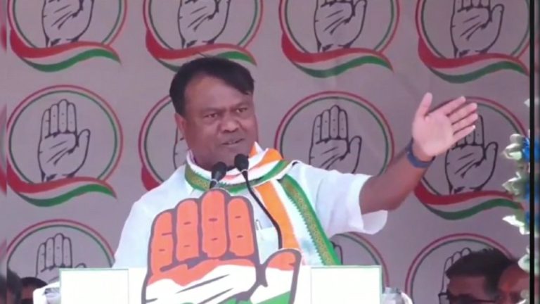 कोरबा लोकसभा:- पीसीसी चीफ दीपक बैज का भाजपा पर हमला, बीजेपी लोकसभा प्रत्याशी को बताया थप्पड़ मारने वाली दीदी… देखें वीडियो