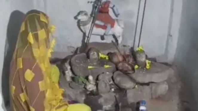 छत्तीसगढ़:- घनघोर जंगलों के बीच तपस्या में लीन हुई युवती, अन्न-जल त्यागकर शिवालय में जा बैठी, तपस्विनी को देखने उमड़े लोग