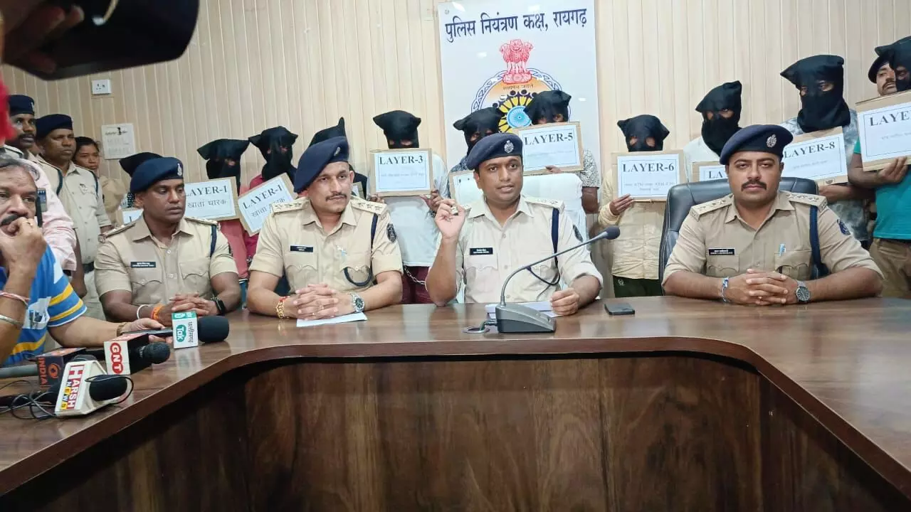 छत्तीसगढ़:- पुलिस का बड़ा ऑपरेशन, 75 लाख की ठगी मामले में 14 साइबर अपराधी गिरफ्तार