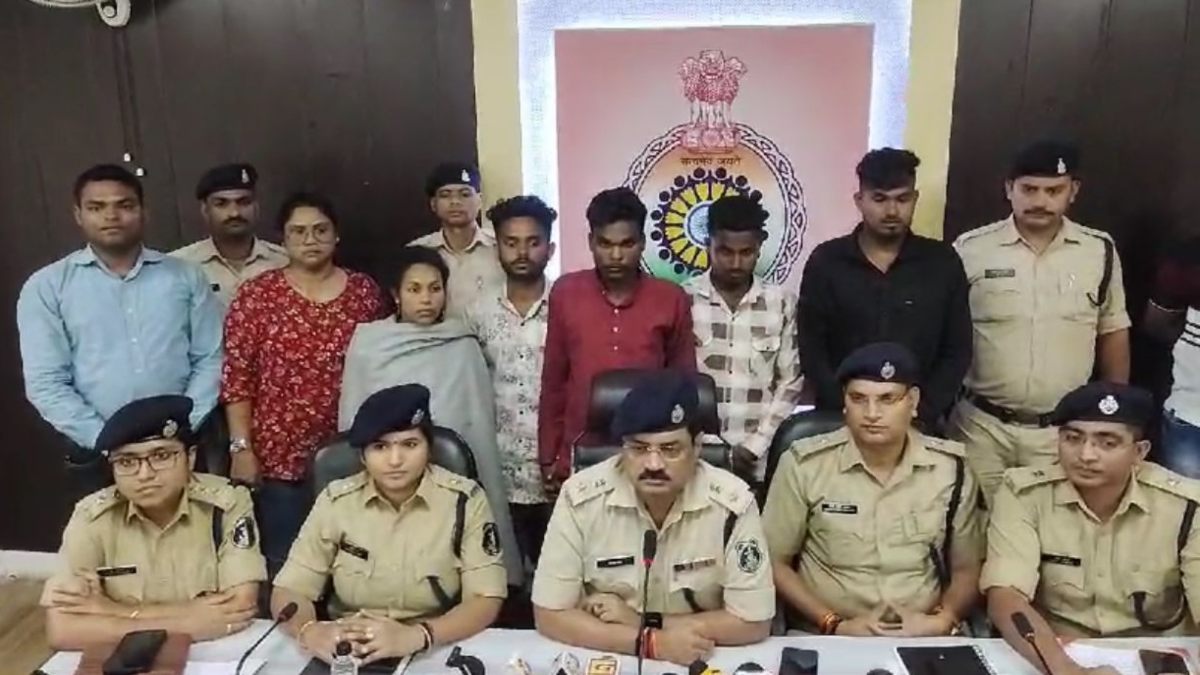छत्तीसगढ़:- बेवफा पत्नी ने खेला खूनी खेल, आशिक और उसके दोस्त के साथ मिलकर पति को रास्ते से हटाया, महिला समेत 5 गिरफ्तार