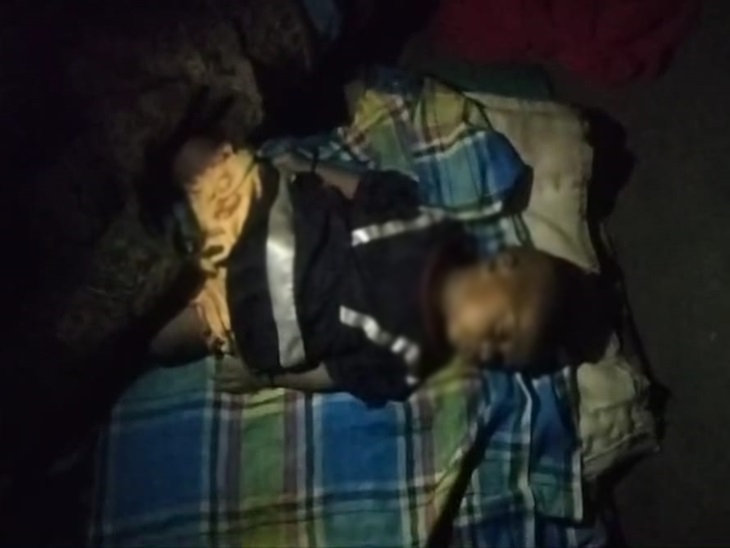 छत्तीसगढ़:- टीकाकरण के बाद 3 माह के बच्चे की मौत, CMHO बोले- “गले में दूध फंसा मिला” जांच के लिए रायपुर भेजा जाएगा ब्लड सैंपल…