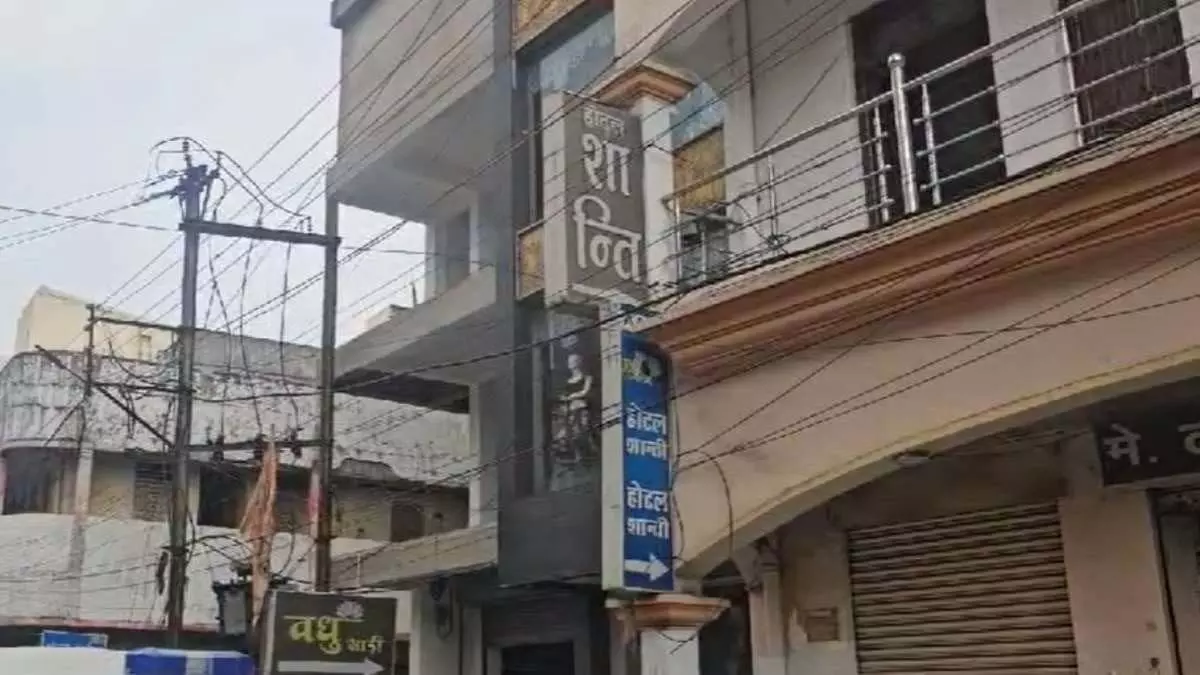 छत्तीसगढ़:- लॉज के कमरे से बदबू आने पर सुसाइड का खुलासा, पुलिस ने शुरू की जांच