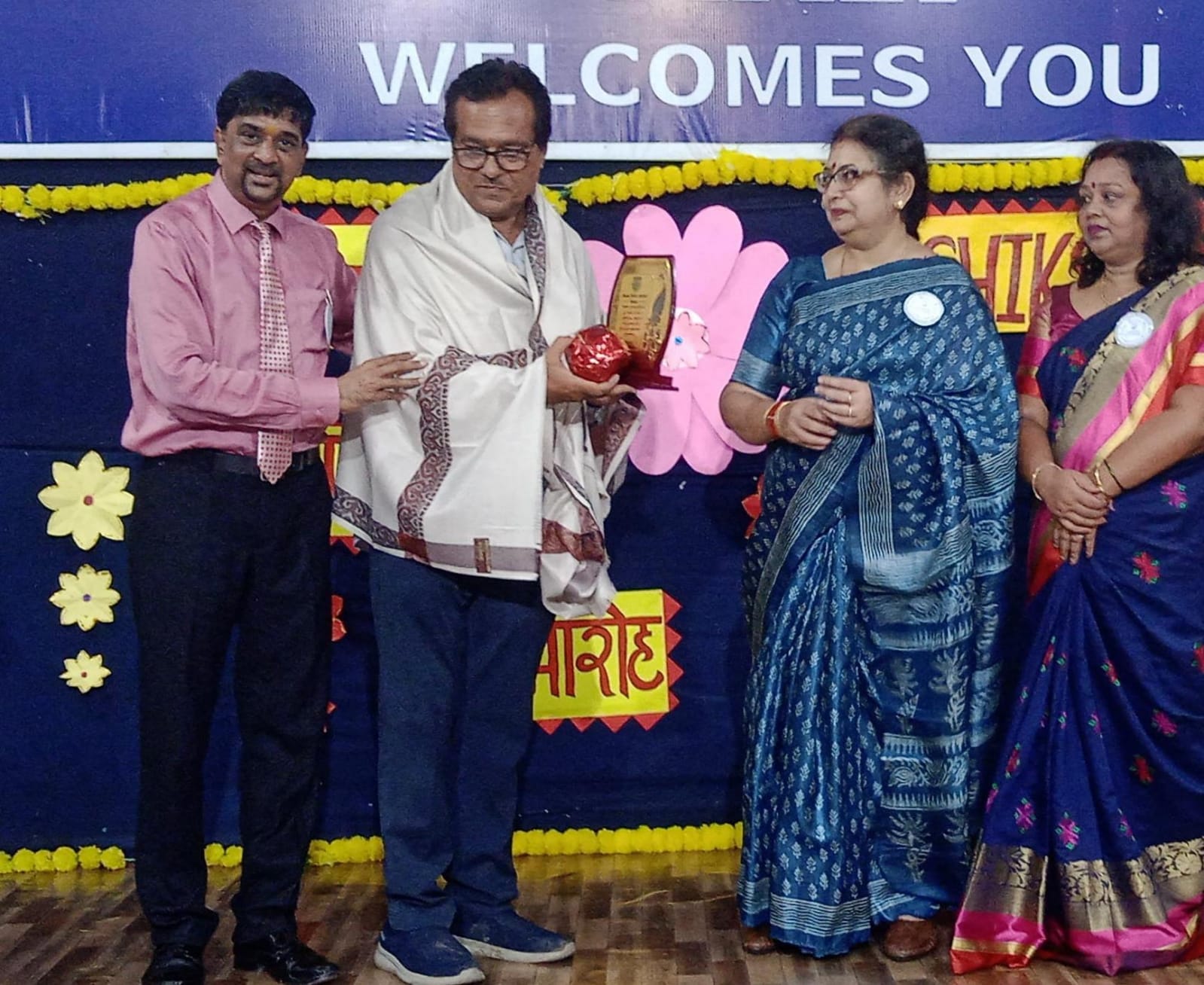 गांधीश्वर का डाक्टर संजय गुप्ता एकाग्र का विमोचन संपन्न,इंडस पब्लिक स्कूल में श्रीमती संगीता मोहंती (प्रेसिडेंट श्रेया महिला मंडल) के मुख्य आतिथ्य में कार्यक्रम