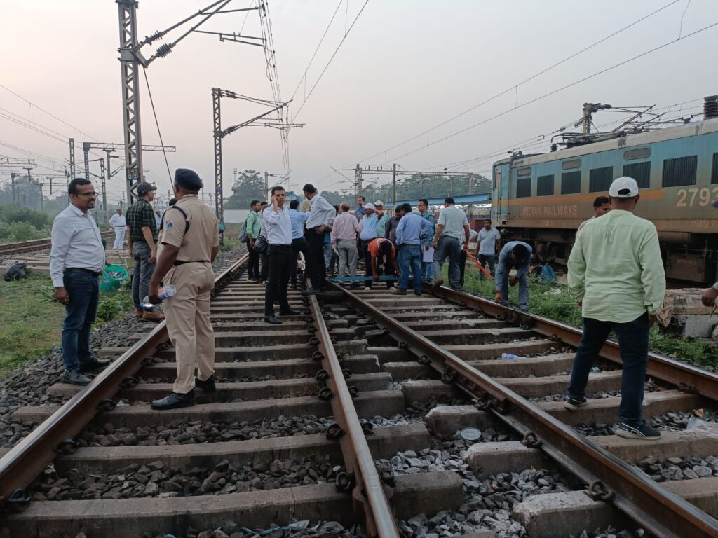 छत्तीसगढ़:- बिलासपुर रेलवे स्टेशन में बड़ा हादसा टला, मालगाड़ी हुई बेपटरी…
