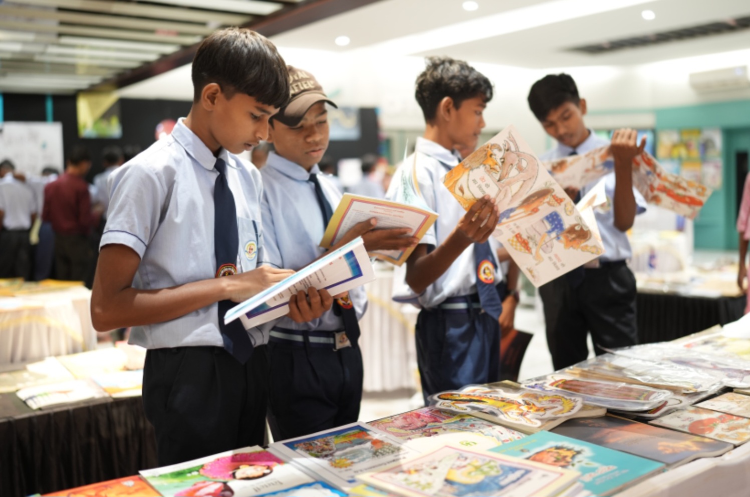 बालको ने बाल दिवस पर आयोजित किया पुस्तक महोत्सव