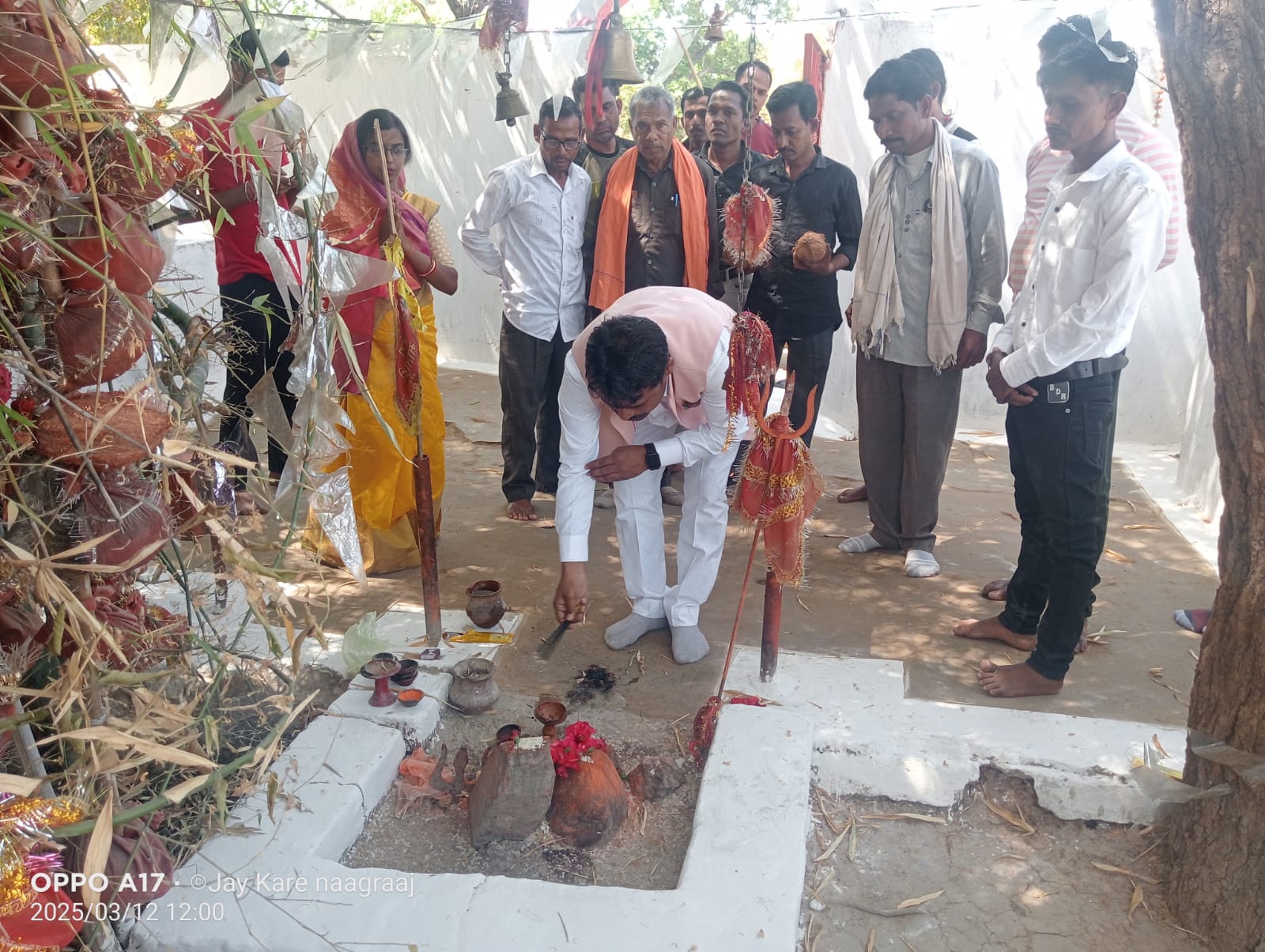 ग्राम पंचायत नुनेरा में विराजित “मां बासनपाठ” देवालय परिसर में क्षेत्र के जिला पंचायत सदस्य, जिला पंचायत कोरबा की उपाध्यक्ष व जनपद अध्यक्ष पाली का आगमन