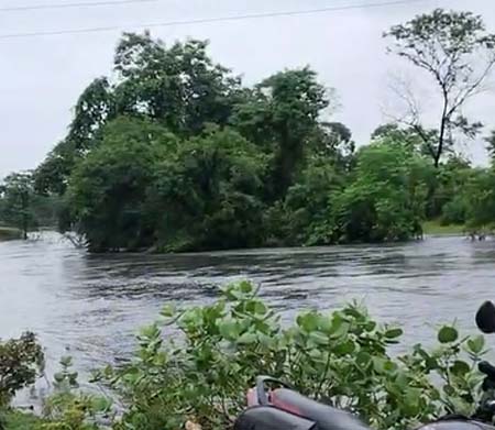 झमाझम बारिश से एनीकट डूबने से 5 मार्गों पर आवाजाही हुई बंद