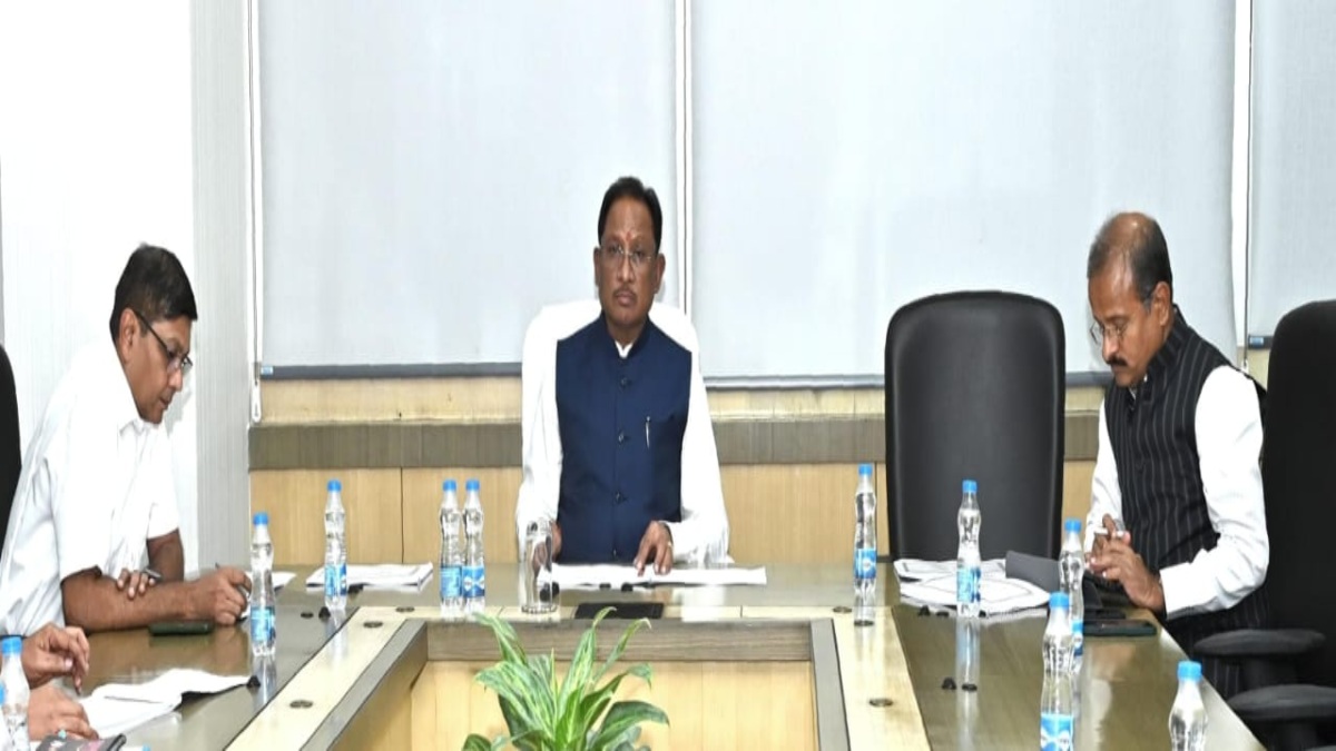 CM साय ने ली उच्च स्तरीय समीक्षा बैठक : अधिकारियों को दिए सख्त निर्देश, कहा- किसानों को सतत रूप से हो खाद की आपूर्ति