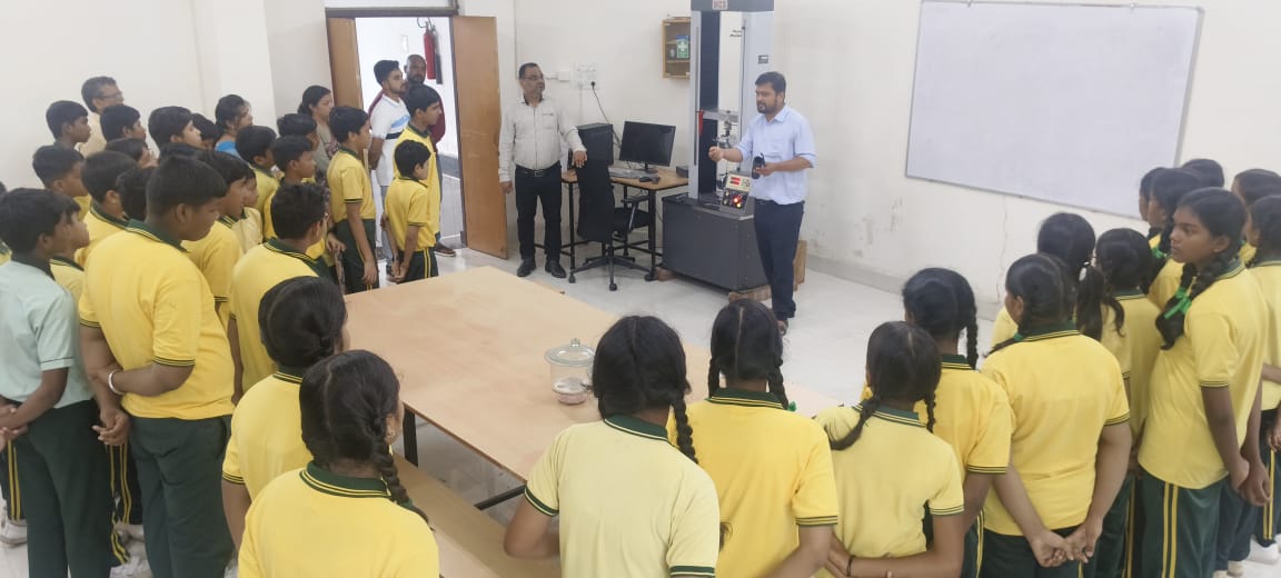 अपेक्स इंटरनेशनल स्कूल के विद्यार्थियों का शैक्षणिक भ्रमण