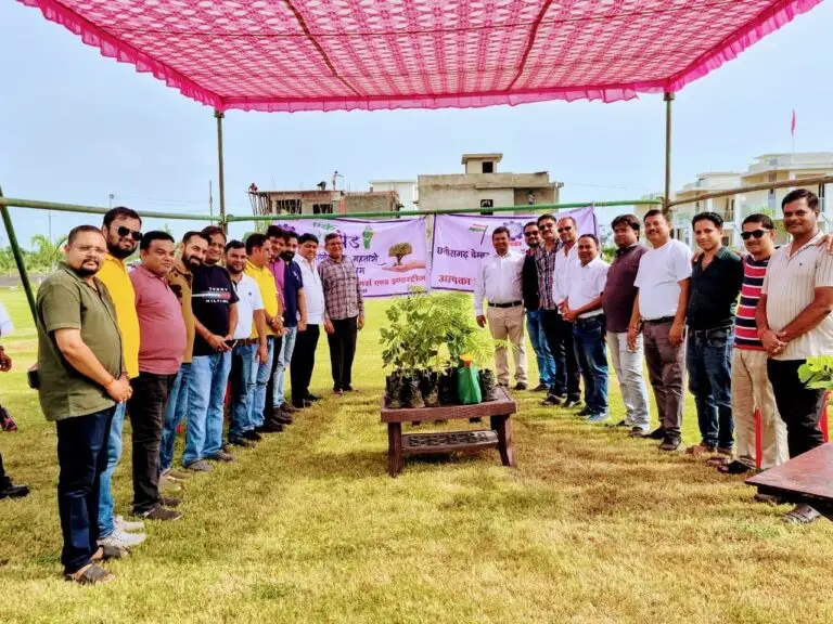 एक पेड़ छत्तीसगढ़ महतारी के नाम के तहत चांपा चैंबर ने किया वृक्षारोपण