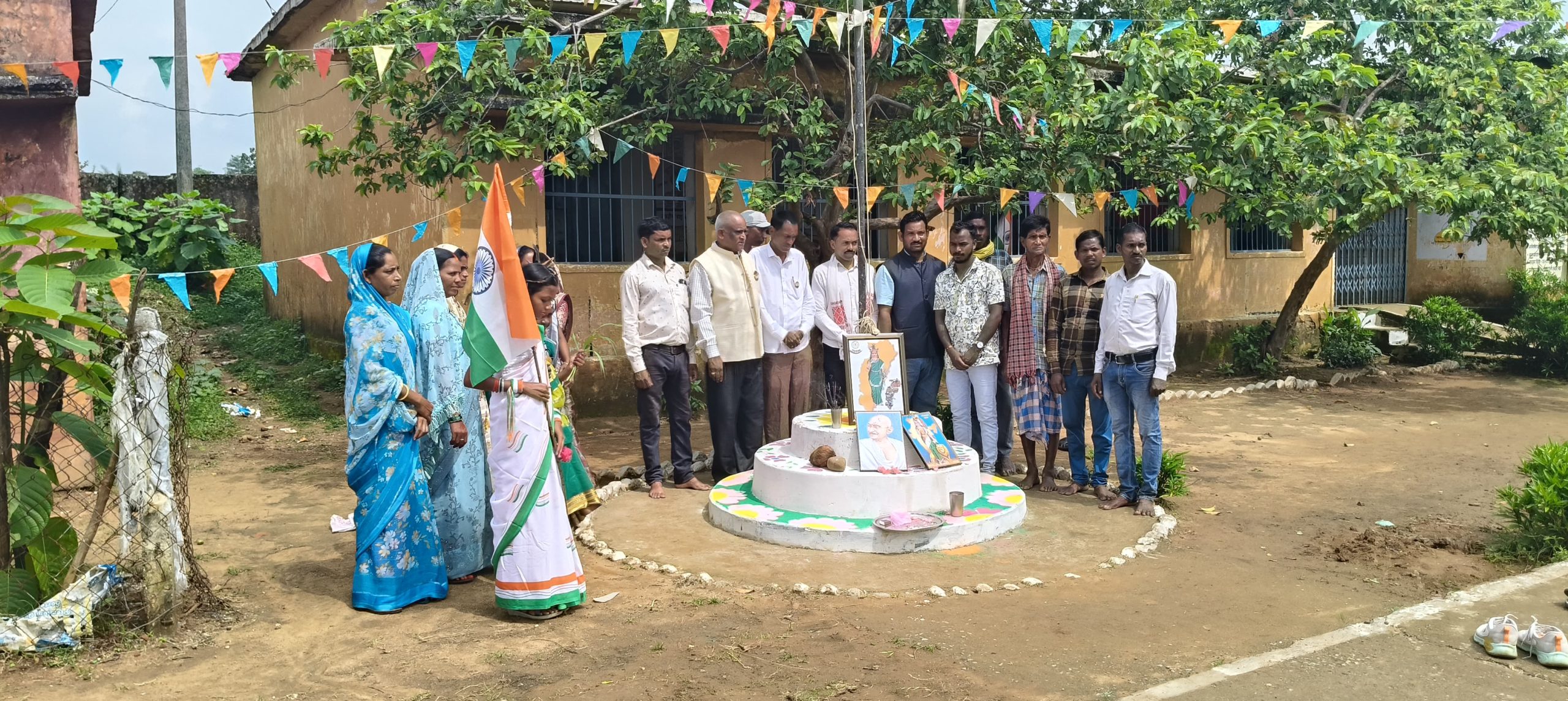 79वें स्वतंत्रता दिवस मनाया गया संकुल नुनेरा के अंतर्गत पूर्वमाध्यमिक शाला रंगोले में 79वे स्वतंत्रता दिवस