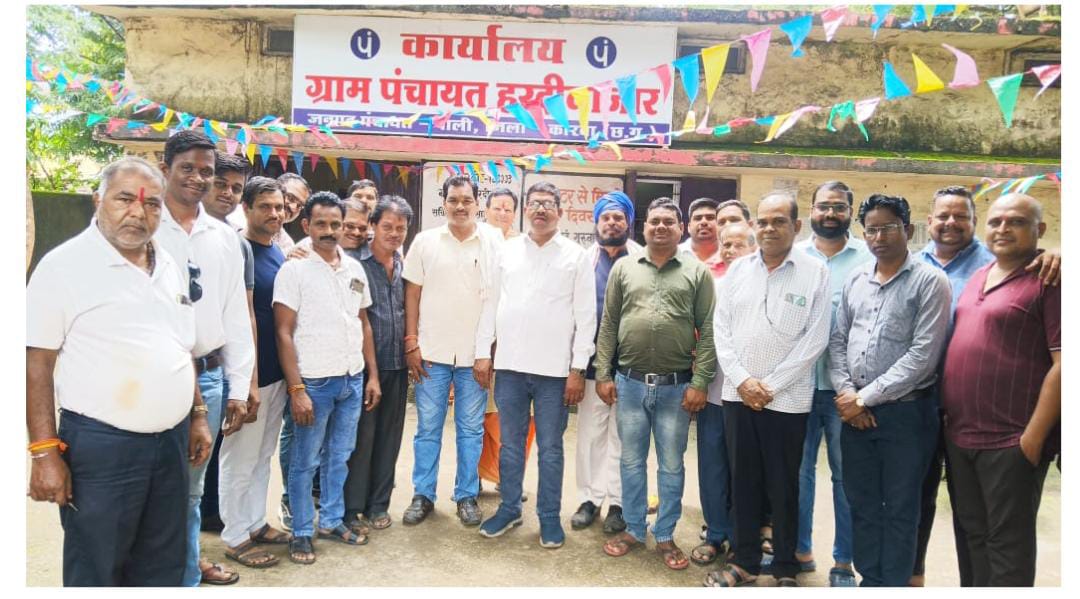 पंचायत भवन में हुई ग्रामवासियों की बैठक,सरपंच पर प्रशासनिक दबाब एसईसीएल के लिए बनाना नहीं होगी बर्दाश्त