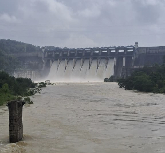 KORBA BREAK:बाढ़ का खतरा, बांगो बांध के कुल 8 गेट खोले,तटीय इलाकों में अलर्ट