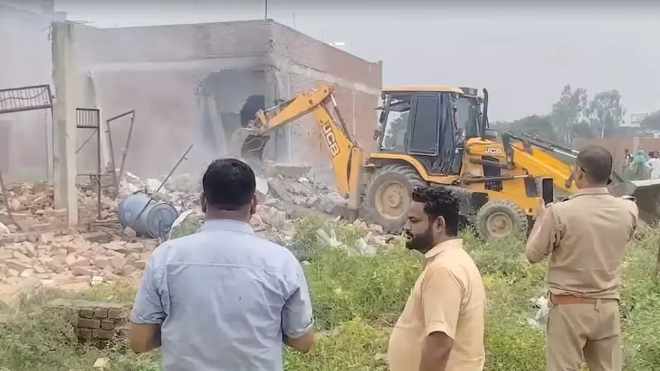 BIG NEWS : पटाखा फैक्ट्री में जोरदार धमाका, सात लोगों की मौत, पांच घायल