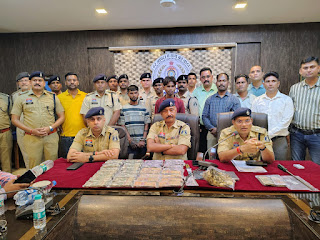 चौकी नैला क्षेत्र में एक व्यापारी से रात्रि में चाकू की नोक पर 10 लाख रूपये लूट कर भागने शातिर लूटेरों को 07 दिनों में जांजगीर पुलिस ने लूट की पूरी रकम के साथ धर दबोचा