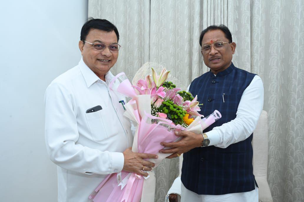 रायपुर : मंत्री श्री देवांगन के प्रस्ताव पर मुख्यमंत्री श्री साय ने 21 कार्यों के लिए 3 करोड़ की दी स्वीकृति