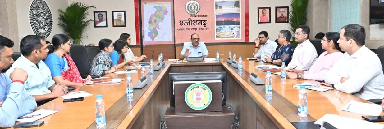 रायपुर : मुख्यमंत्री के निर्देशों पर त्वरित अमल सुनिश्चित करें: मुख्य सचिव श्री विकास शील