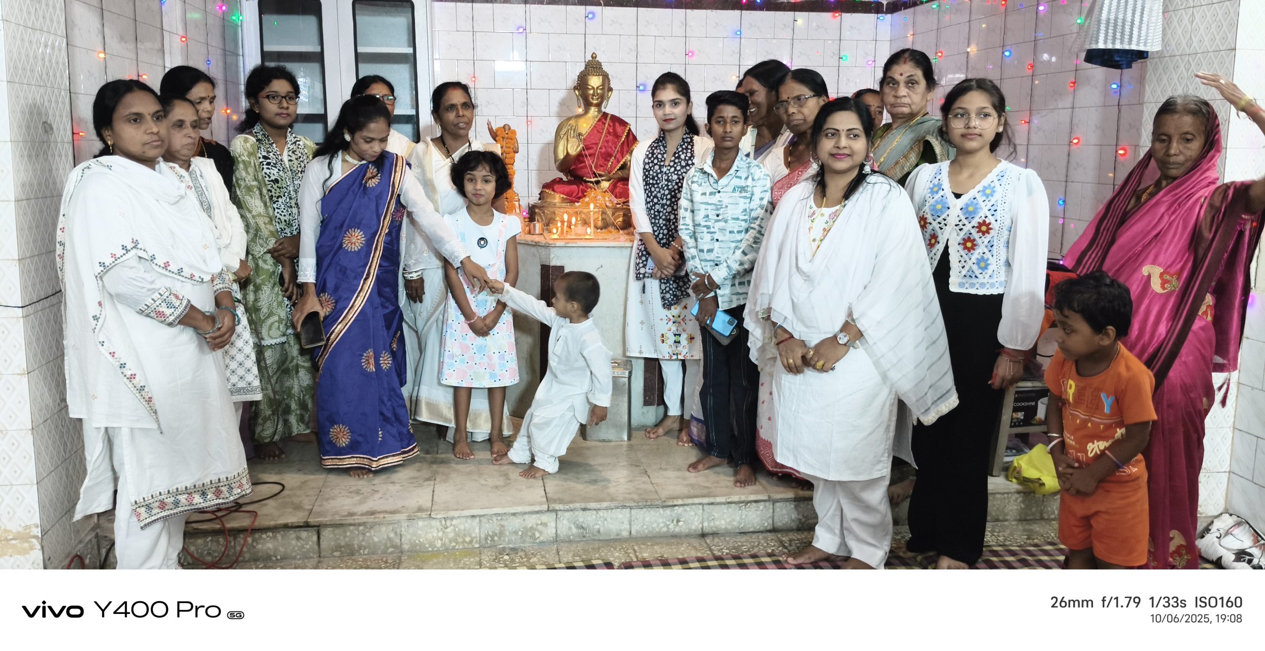 करूणा बौद्ध विहार में वर्षा वास का समापन,परित्राण पाठ और वंदना