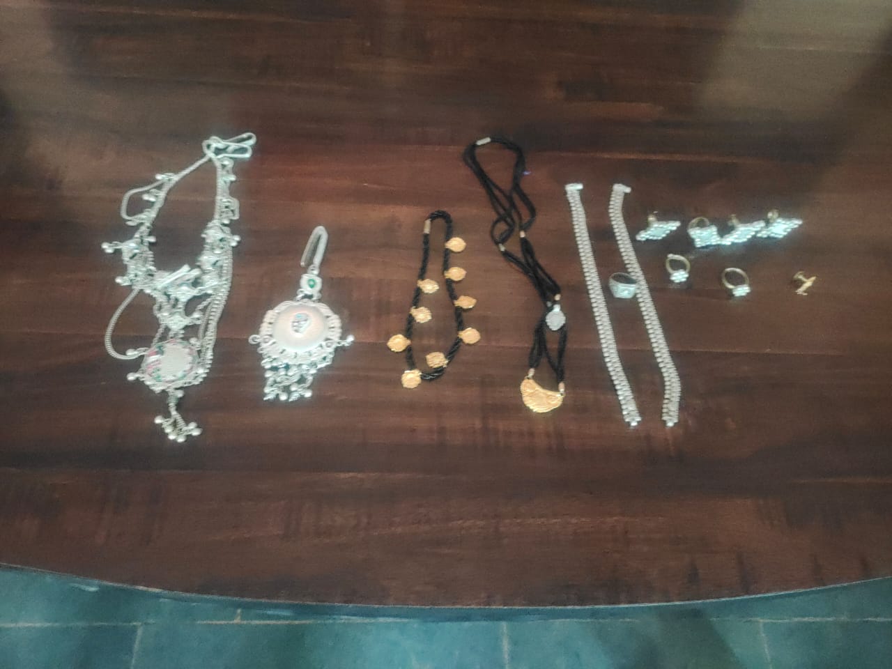 चोरी हुये सोने-चांदी का आभूषण को कोटा पुलिस ने किया बरामद