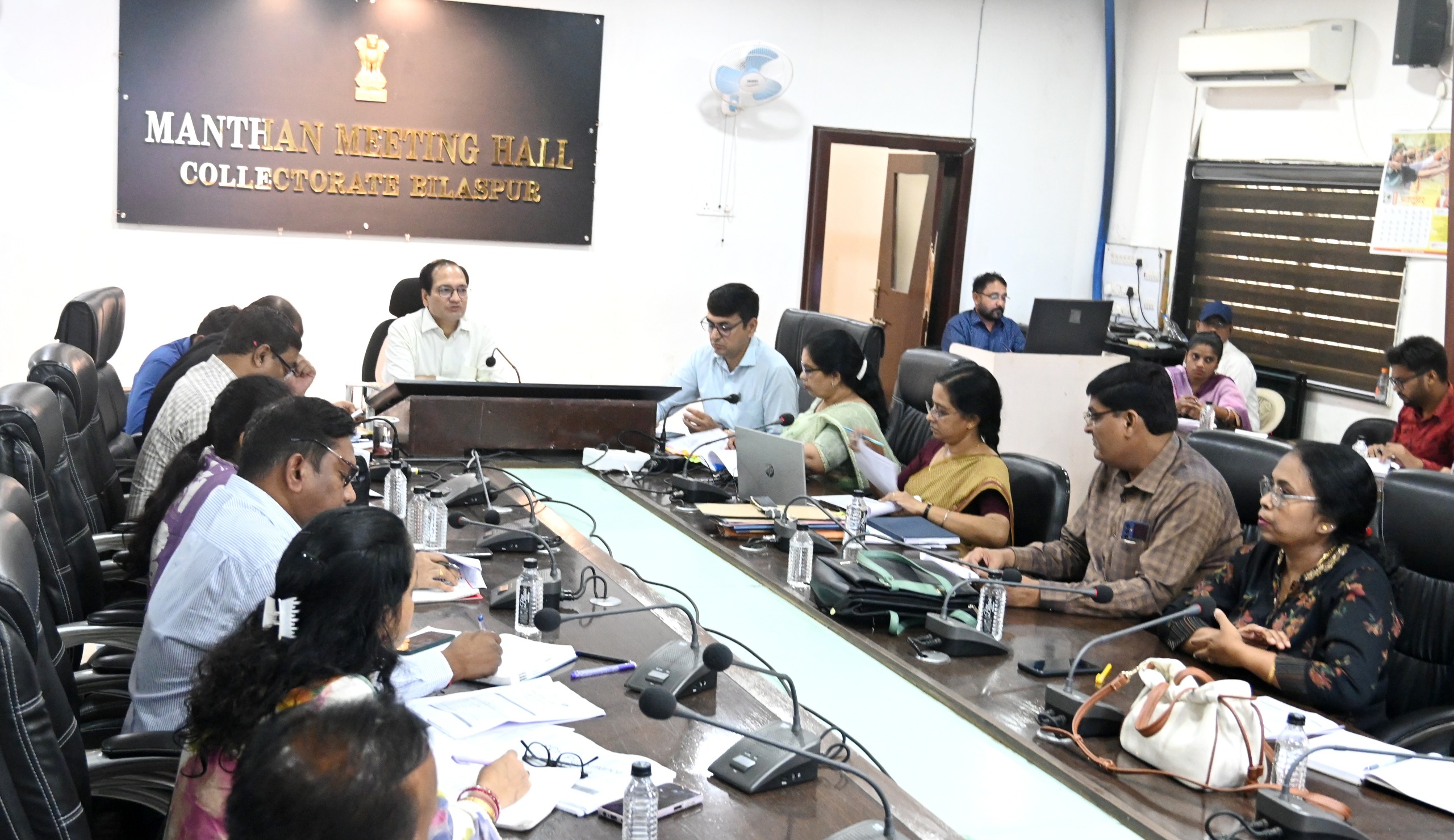 जिला स्वास्थ्य समिति की बैठक में दिए निर्देश,गर्भवती माताओं को स्वास्थ्य सलाह देने कॉल सेन्टर की होगी स्थापना : कलेक्टर