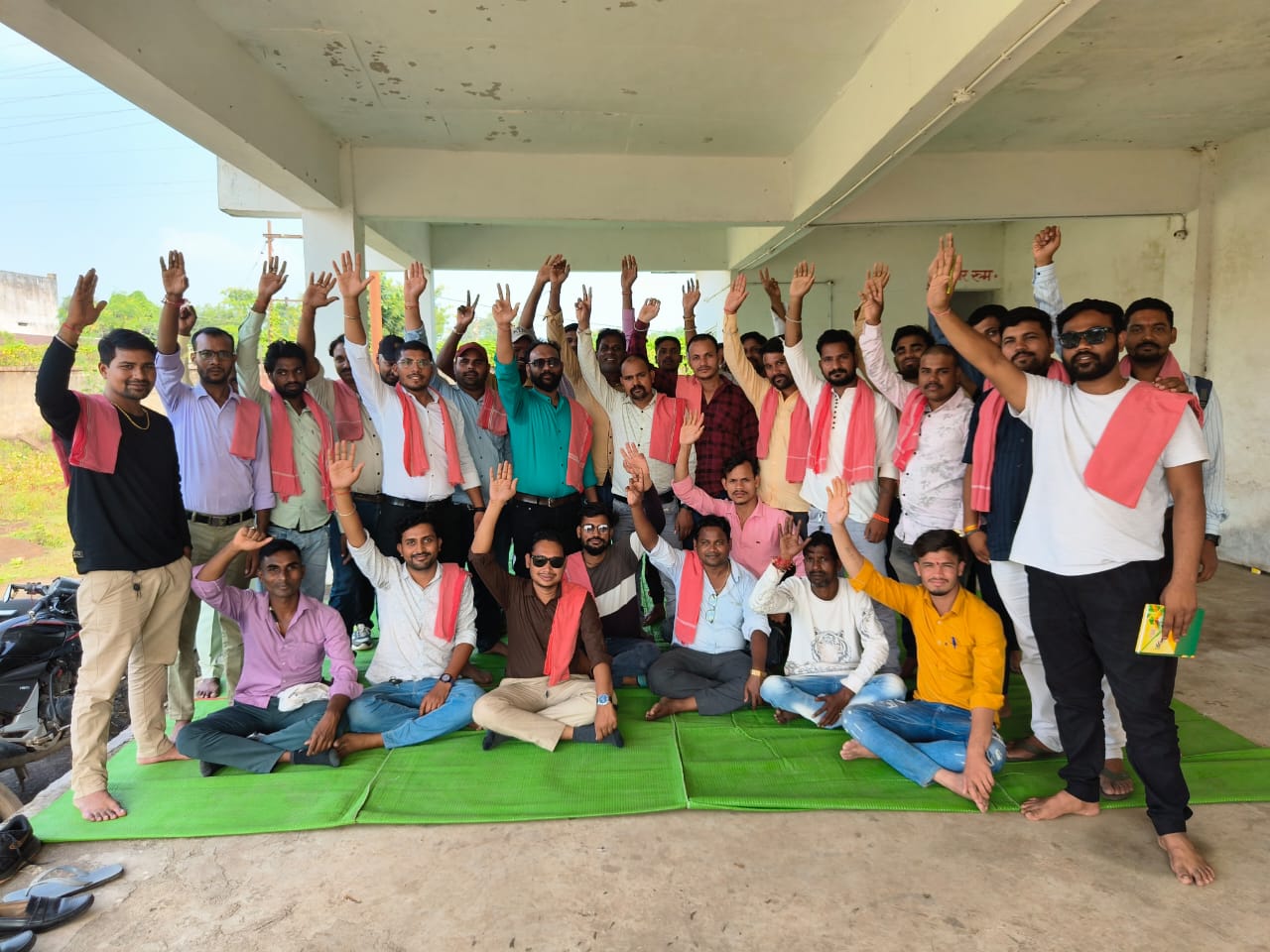 छत्तीसगढ़िया क्रान्ति सेना और जोहार छत्तीसगढ़ पार्टी द्वारा जबर बैठक का आयोजन – गांव-गांव में सदस्यता अभियान चलाने की बनी रणनीति