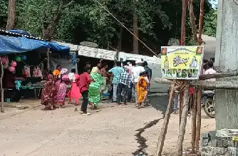 मां मड़वारानी मंदिर दर्शन के लिए जा रहे श्रद्धालुओं से भरी पिकअप पलटी, 10 वर्षीय बच्चे की हालत गंभीर