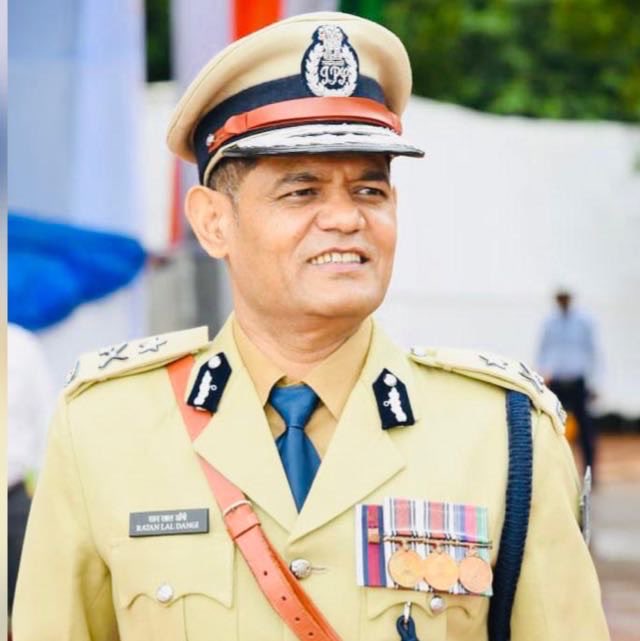 वरिष्ठ आईपीएस अधिकारी रतनलाल डांगी पर एक सब-इंस्पेक्टर की पत्नी ने यौन उत्पीड़न का लगा गंभीर आरोप