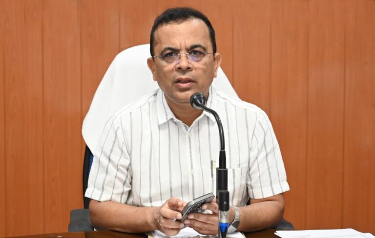 कलेक्टर ने पटवारियों के विरुद्ध जांच प्रतिवेदन प्राप्त होने पर विभागीय कार्यवाही के दिए निर्देश