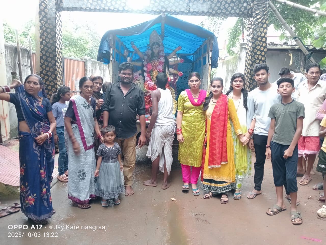 बैंड बजा एवम् मांदर,झांझ,मंजीरे की धून पर मां दुर्गा की प्रतिमा का किया विसर्जन