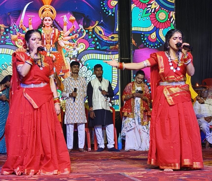 जसगीतों पर देर रात तक झुमाया दिवाकर बहनों ने