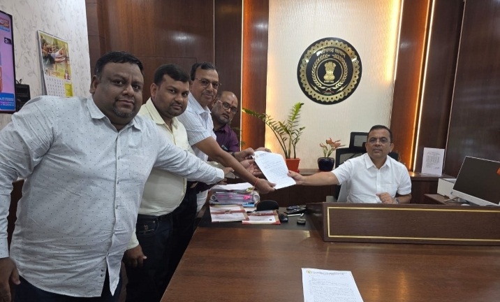 कमिशन में बढ़ोतरी को लेकर एलपीजी डीलर ने ज्ञापन सौंपा