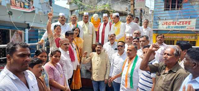 महात्मा गांधी व लाल बहादुर शास्त्री जयंती पर कांग्रेसजनों ने किया माल्यार्पण