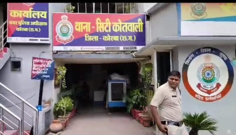 नाबालिग को डराकर जेवरात हड़पने वाले दो युवक गिरफ्तार