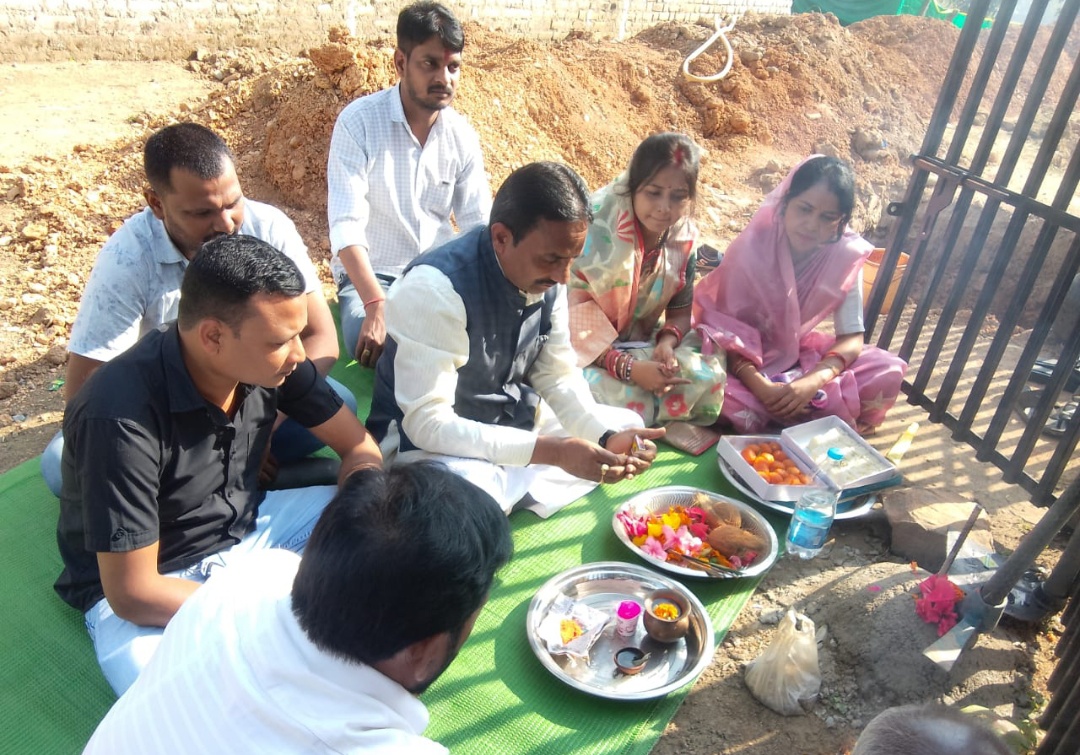 पाली पटेल समाज के बहुप्रतीक्षित मांग पर लगी मुहर, 21 लाख की लागत से बनने वाले सामुदायिक भवन का नपं अध्यक्ष अजय ने किया भूमिपूजन