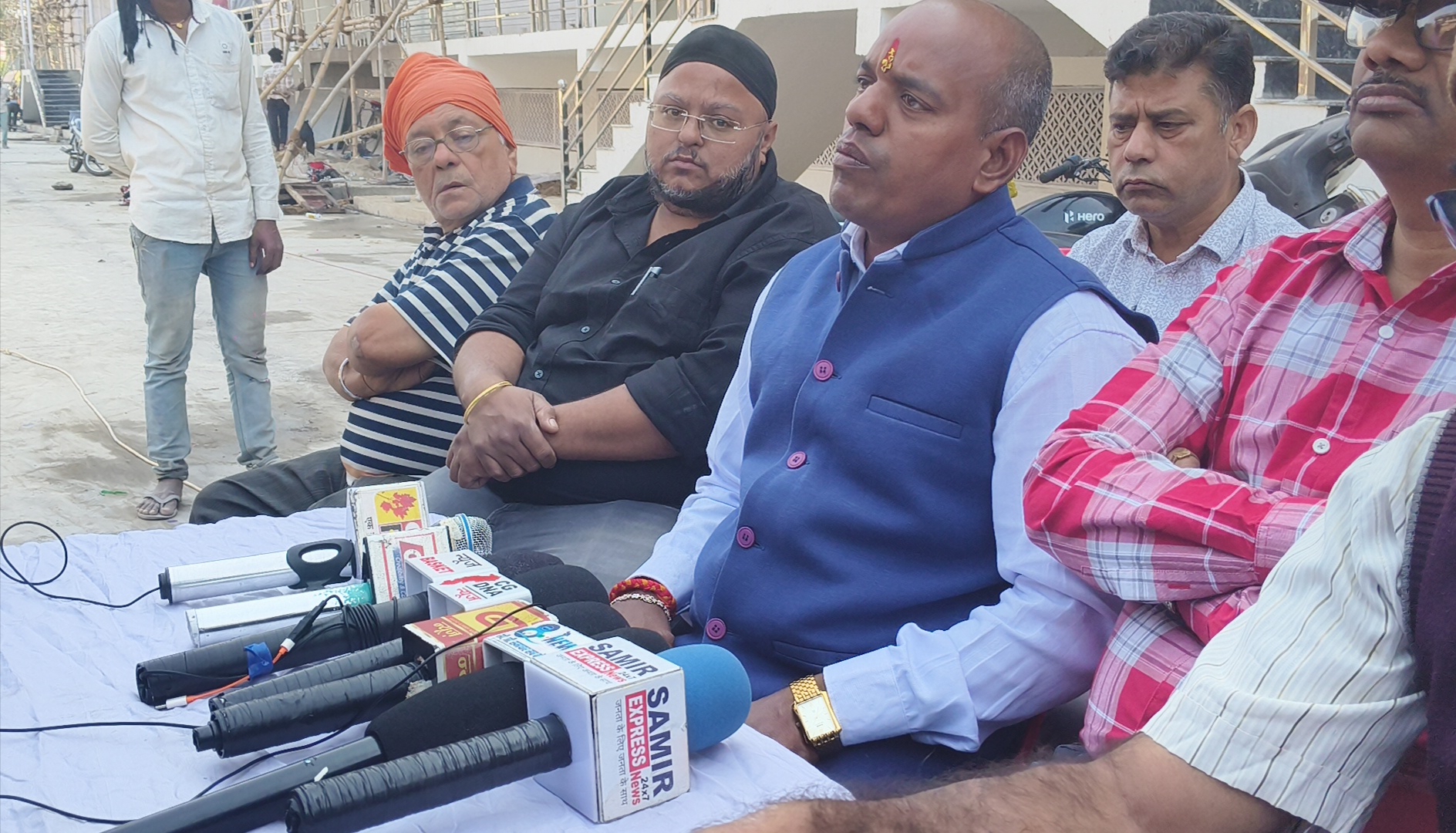 बिलासपुर इमलीपारा पुराना बस स्टैंड कॉम्प्लेक्स की दुकान से व्यापारी वंचित,पुराने व्यापारियों ने दी आंदोलन की चेतावनी