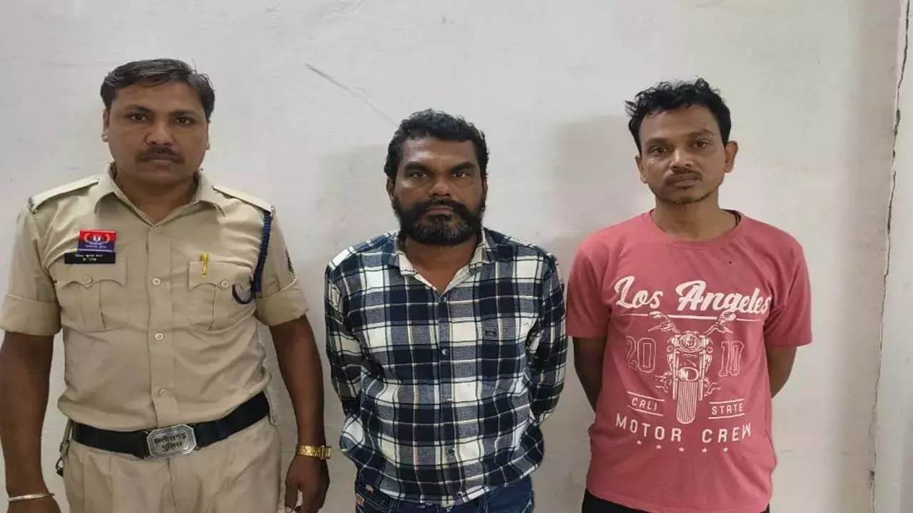 भुइयां पोर्टल से सरकारी जमीन को निजी में जोड़ने का फर्जीवाड़ा, दो आरोपी गिरफ्तार