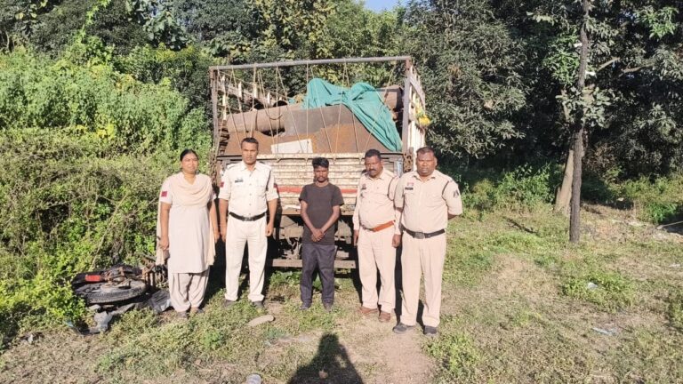 थाना उरगा पुलिस के द्वारा अवैध रूप से कबाड़, लोहे का एंगल पाईप, टीन, स्क्रेप को चुराई हुई सम्पत्ति होने की आंदेशा पर जप्त कर अनावेदक के विरूद्ध की गई कार्यवाही