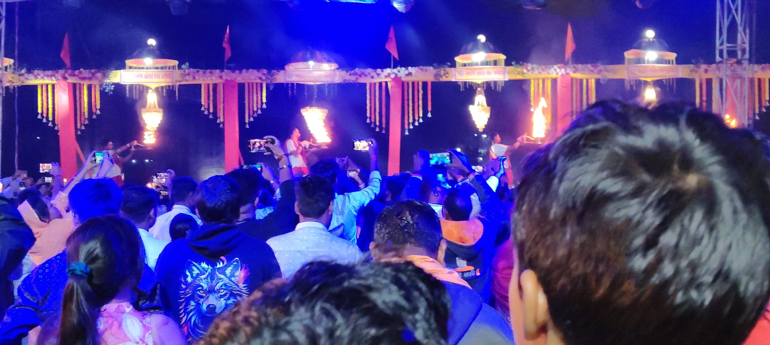 हसदेव तट पर भव्य महाआरती, दीपदान से झिलमिलाई नदी,आस्था का उमड़ा सैलाब,